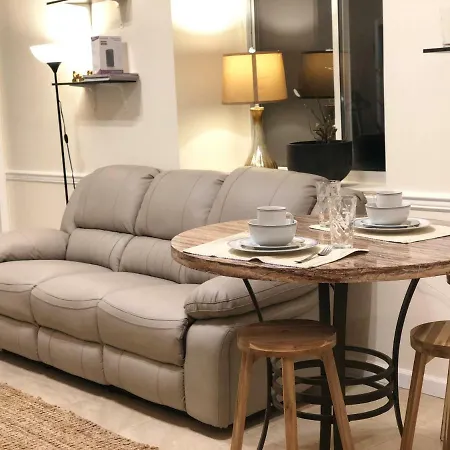 - Brooklyn 3 Bedroom / 2 Bathrooms Apt, Sleeps 7 People *