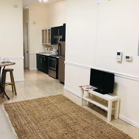 - Brooklyn 3 Bedroom / 2 Bathrooms Apt, Sleeps 7 People * New York