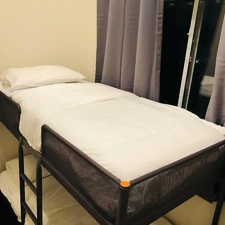 - Brooklyn 3 Bedroom / 2 Bathrooms Apt, Sleeps 7 People *