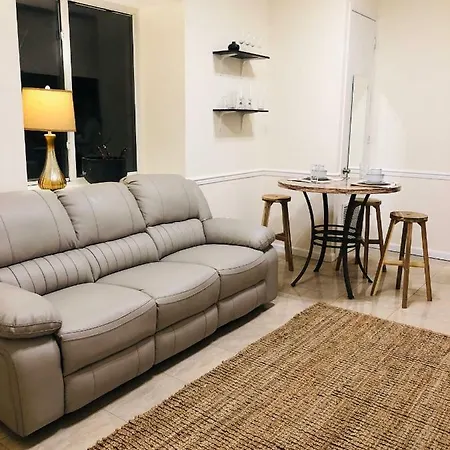 Apartment - Brooklyn 3 Bedroom / 2 Bathrooms Apt, Sleeps 7 People