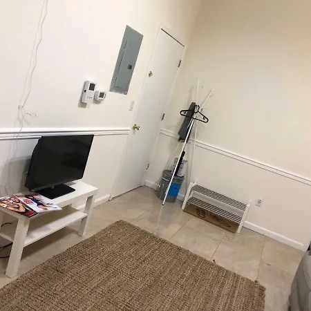 - Brooklyn 3 Bedroom / 2 Bathrooms Apt, Sleeps 7 People * New York