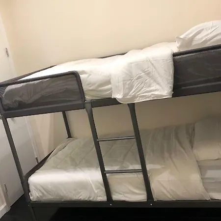 - Brooklyn 3 Bedroom / 2 Bathrooms Apt, Sleeps 7 People *