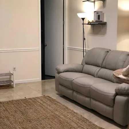 Apartment - Brooklyn 3 Bedroom / 2 Bathrooms Apt, Sleeps 7 People *