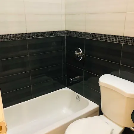 Apartment - Brooklyn 3 Bedroom / 2 Bathrooms Apt, Sleeps 7 People *