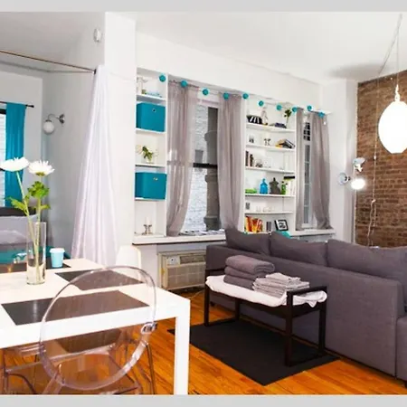 Cozy Central Park Pad Close To Everything! *