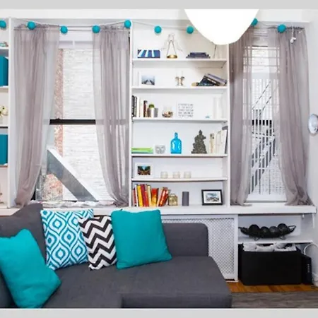 Cozy Central Park Pad Close To Everything! New York