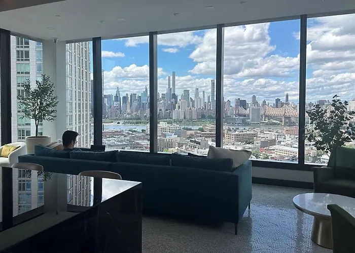 Beautiful Luxury Fantastic Manhattan Skyline View One Bedroom Apartment