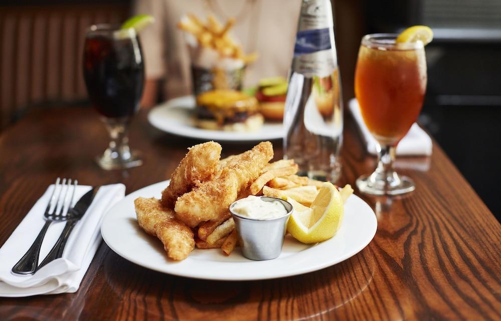 Radisson Street Hotel 4*