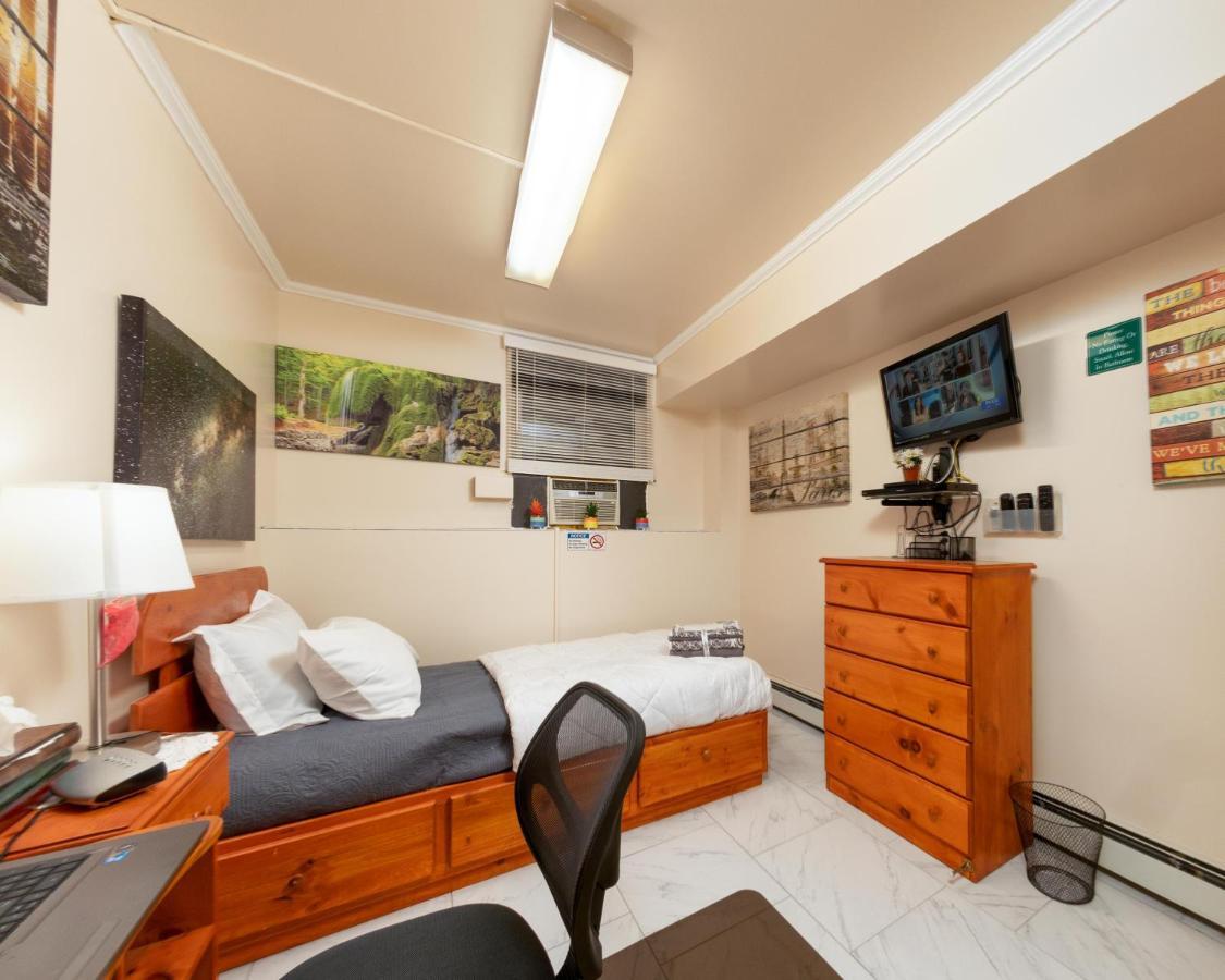 Two-bedroom Serviced Apartment: High-speed Wi-fi & Bi-monthly Housekeeping *