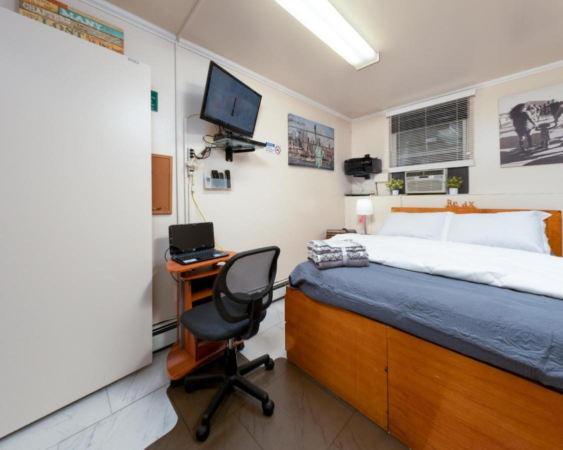 Apartment Two-bedroom Serviced Apartment: High-speed Wi-fi & Bi-monthly Housekeeping