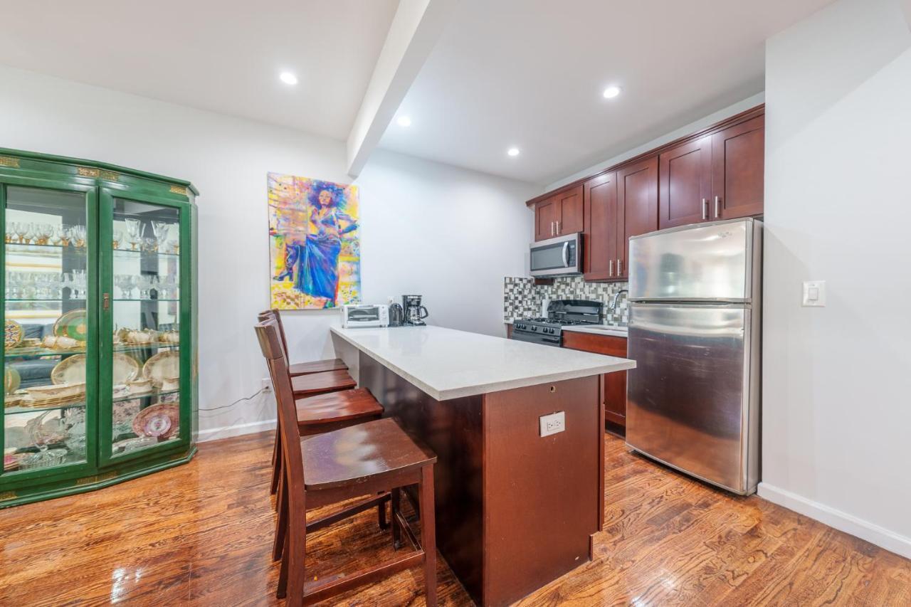 Lovely 2 Bedroom In The Hearts Of Crown Heights Appartement *