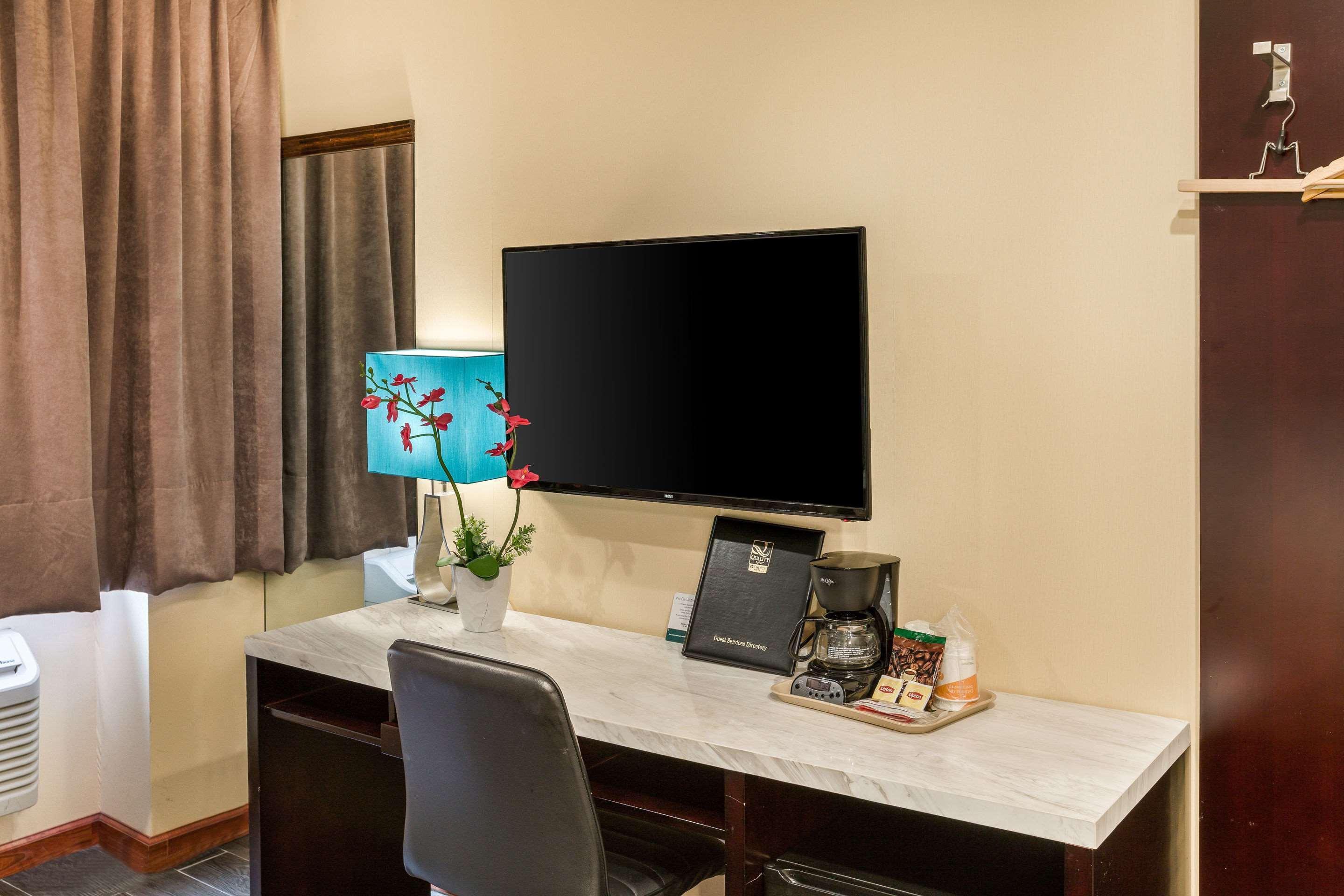 Hotel Quality Near Sunset Park 3*