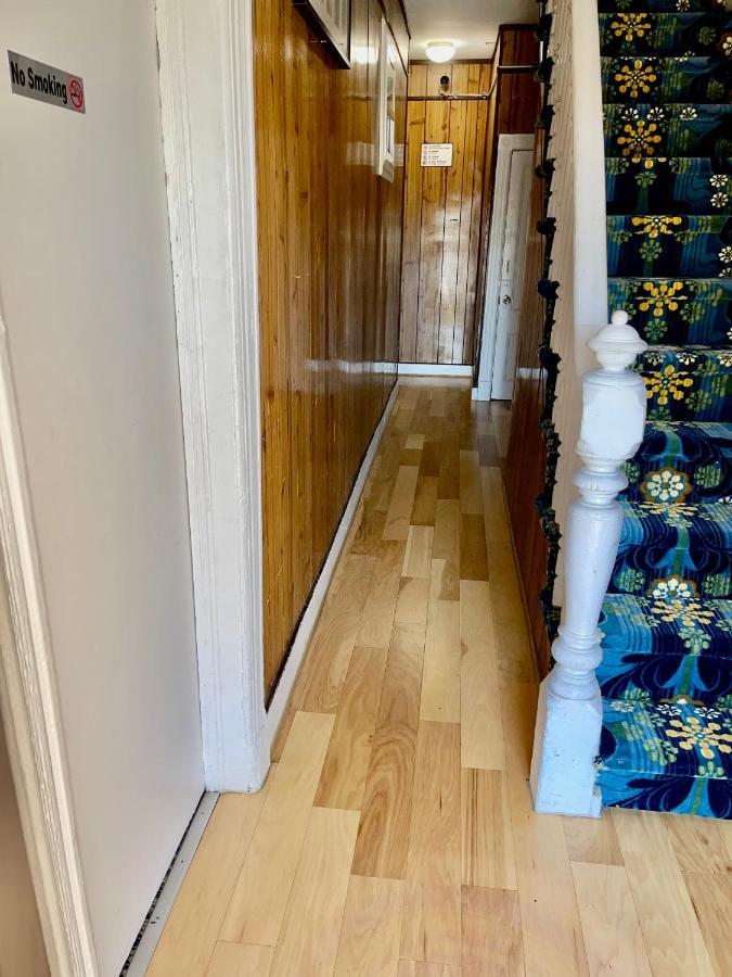 3 Bedrooms 2 Stops To Manhattan Apartment New York