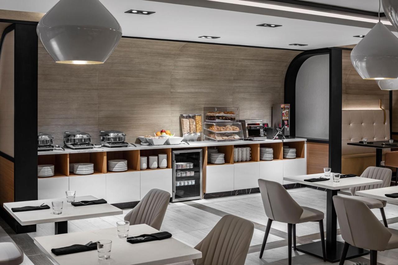 Hotel Four Points By Sheraton Flushing 4*