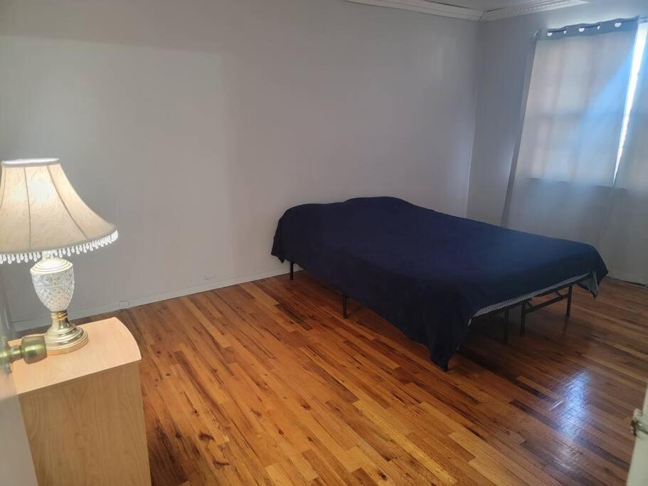 Private Near Ferry And Park Apartment