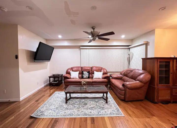 Apartment House Of Elegance New York