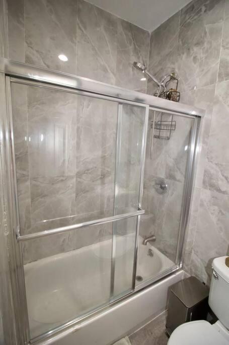 Tuk Ahoy - Emerald 2c With Shared Spaces * New York