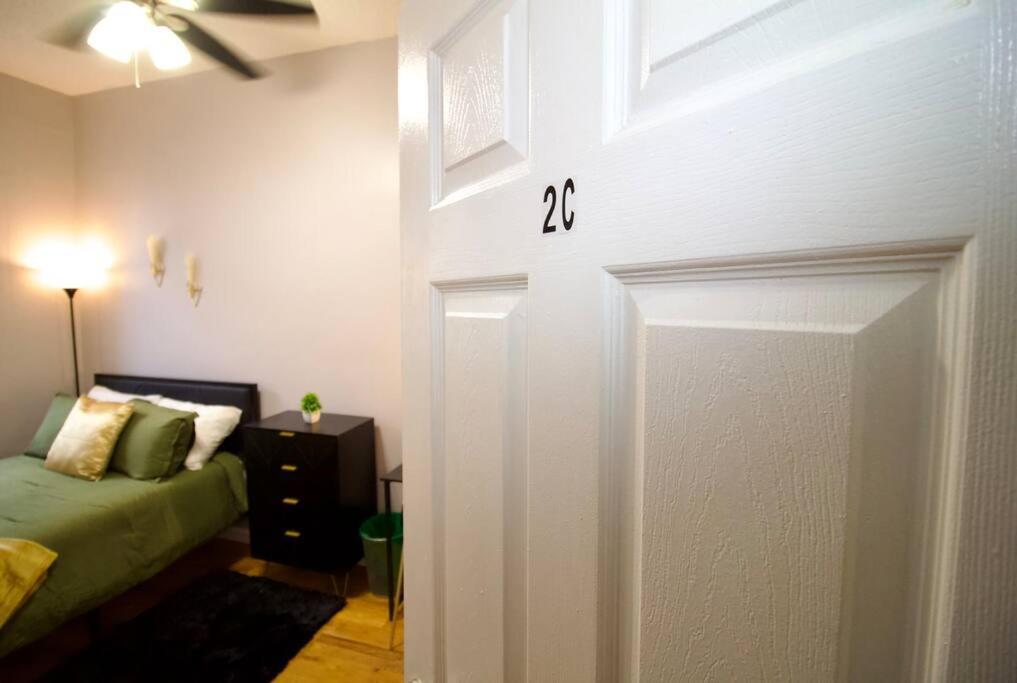 Tuk Ahoy - Emerald 2c With Shared Spaces Apartment New York