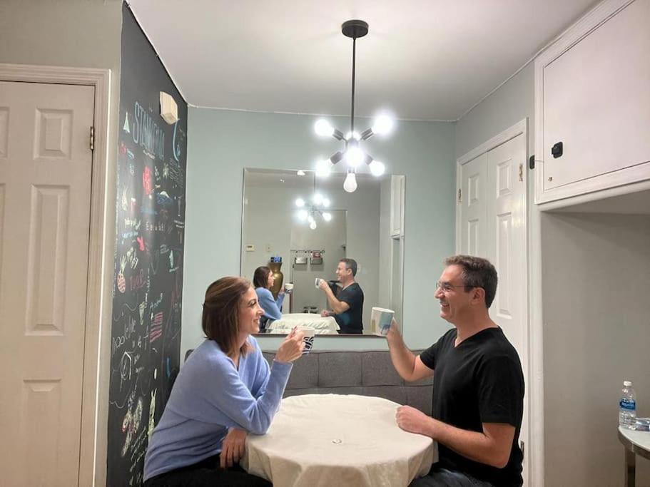 Private In 4 Bedroom Ground Near Subway Homestay