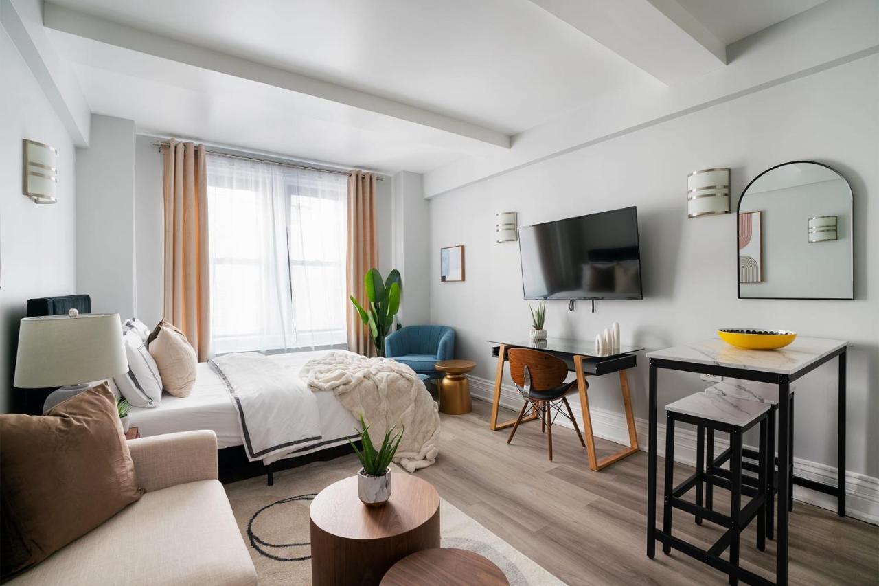 73-1204 New Uws Doorman Gym *