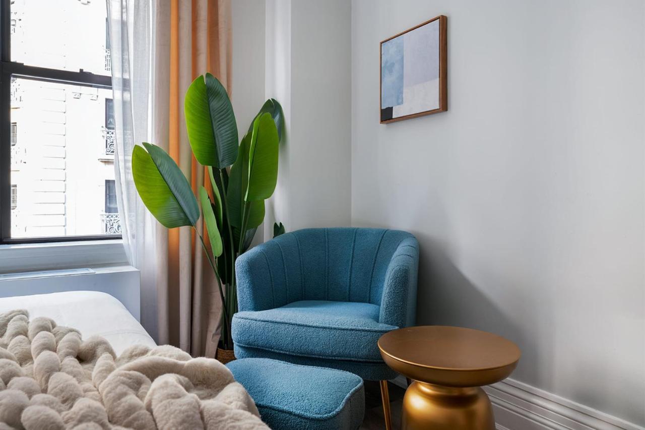 73-1204 New Uws Doorman Gym Apartment *