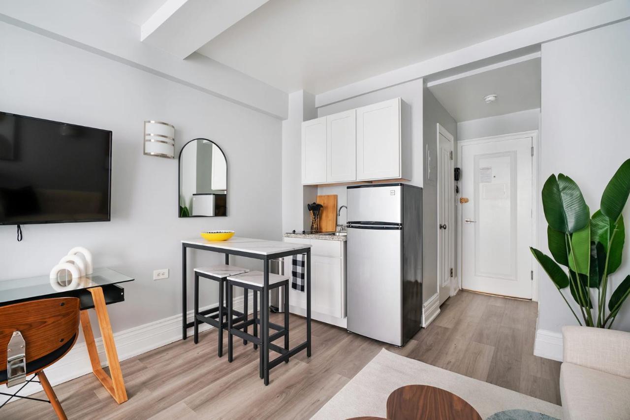 73-1204 New Uws Doorman Gym Apartment *