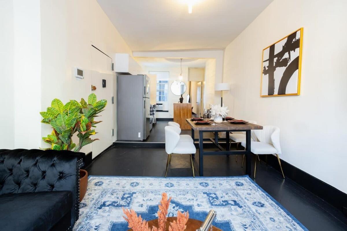 E10-1 Designer East Village Townhouse 1br Apartment New York