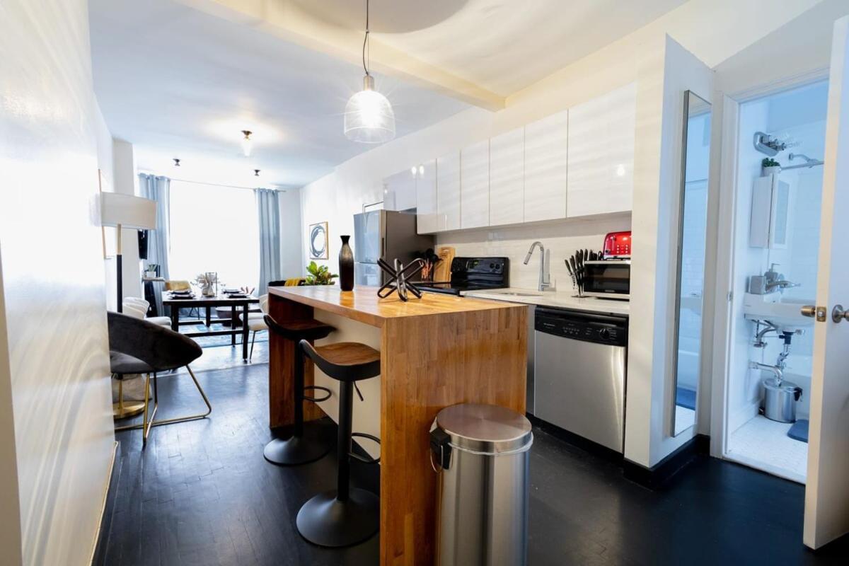 E10-1 Designer East Village Townhouse 1br *