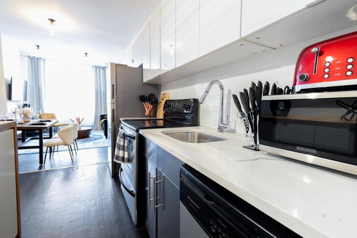 E10-1 Designer East Village Townhouse 1br * New York