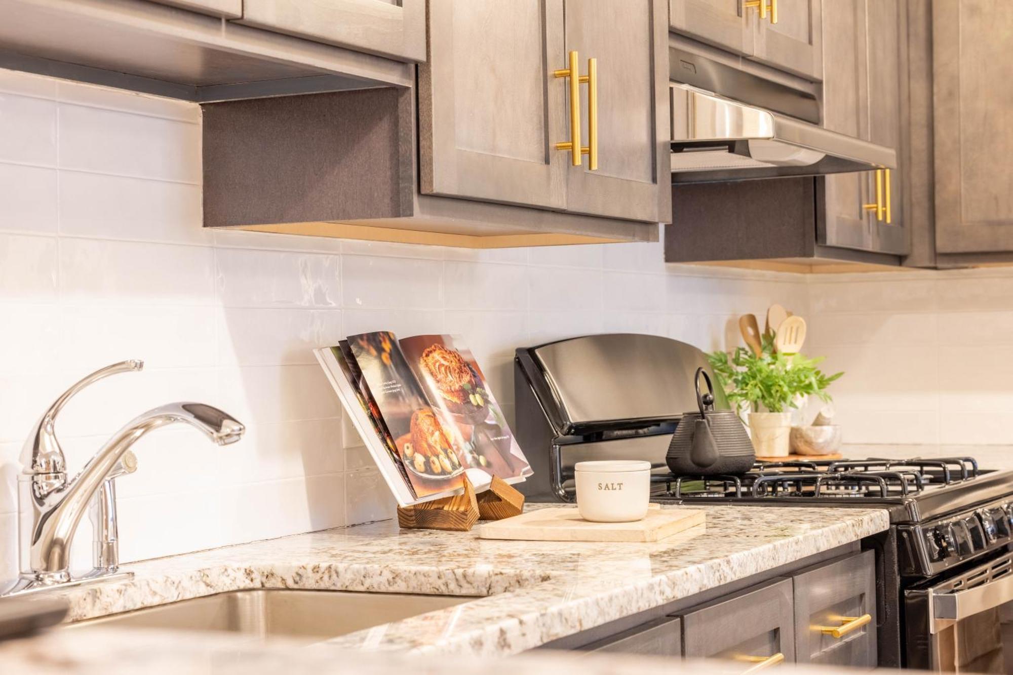 Designer Apt For 6, City Views, Near Times Square! Appartement