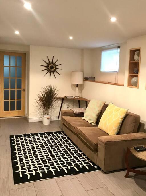 The Griffin B And B, Private Two Bedroom In Victorian Ditmas Park Apartment