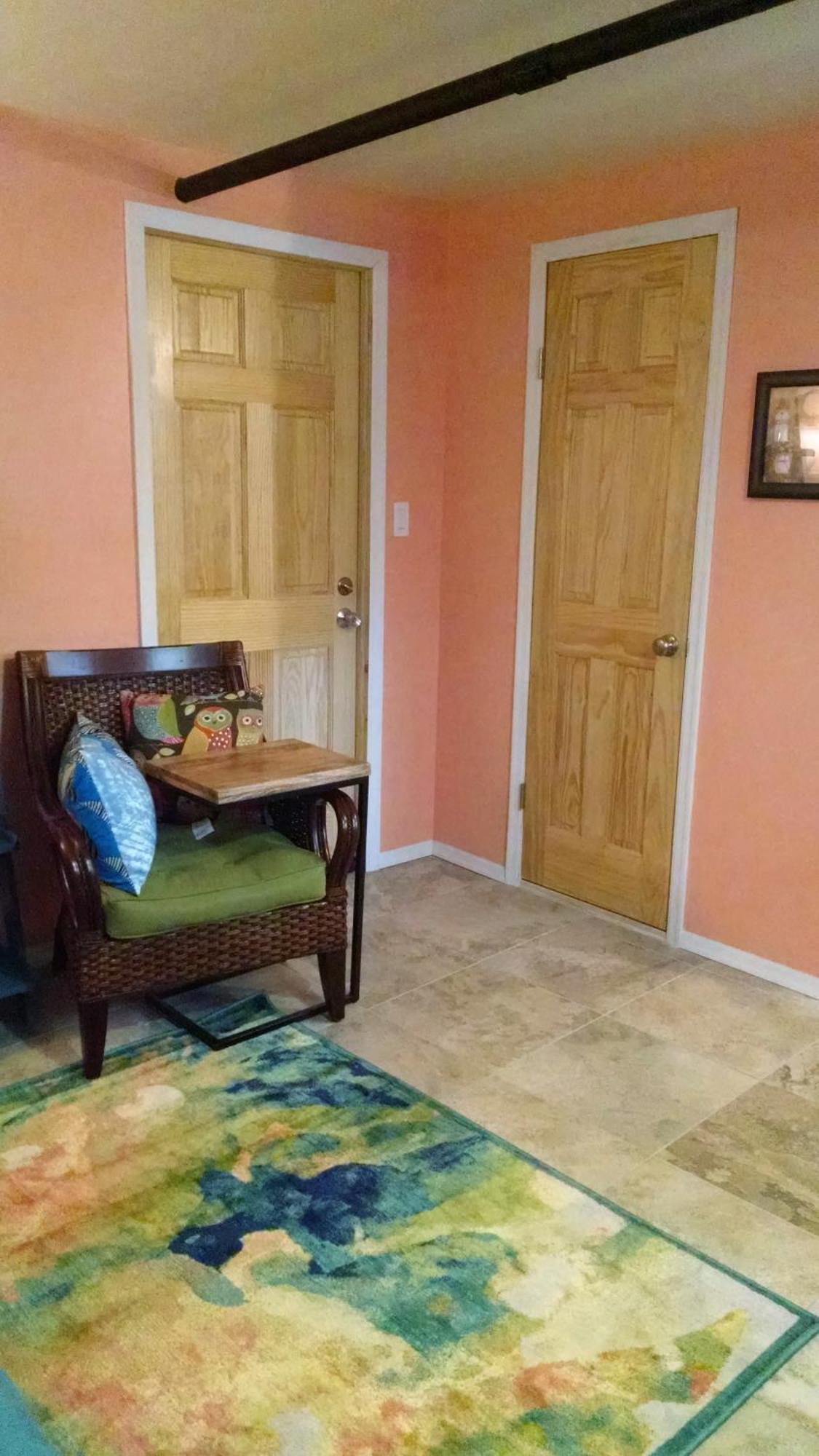 Cozy At The Heart Of Jackson Heights New York