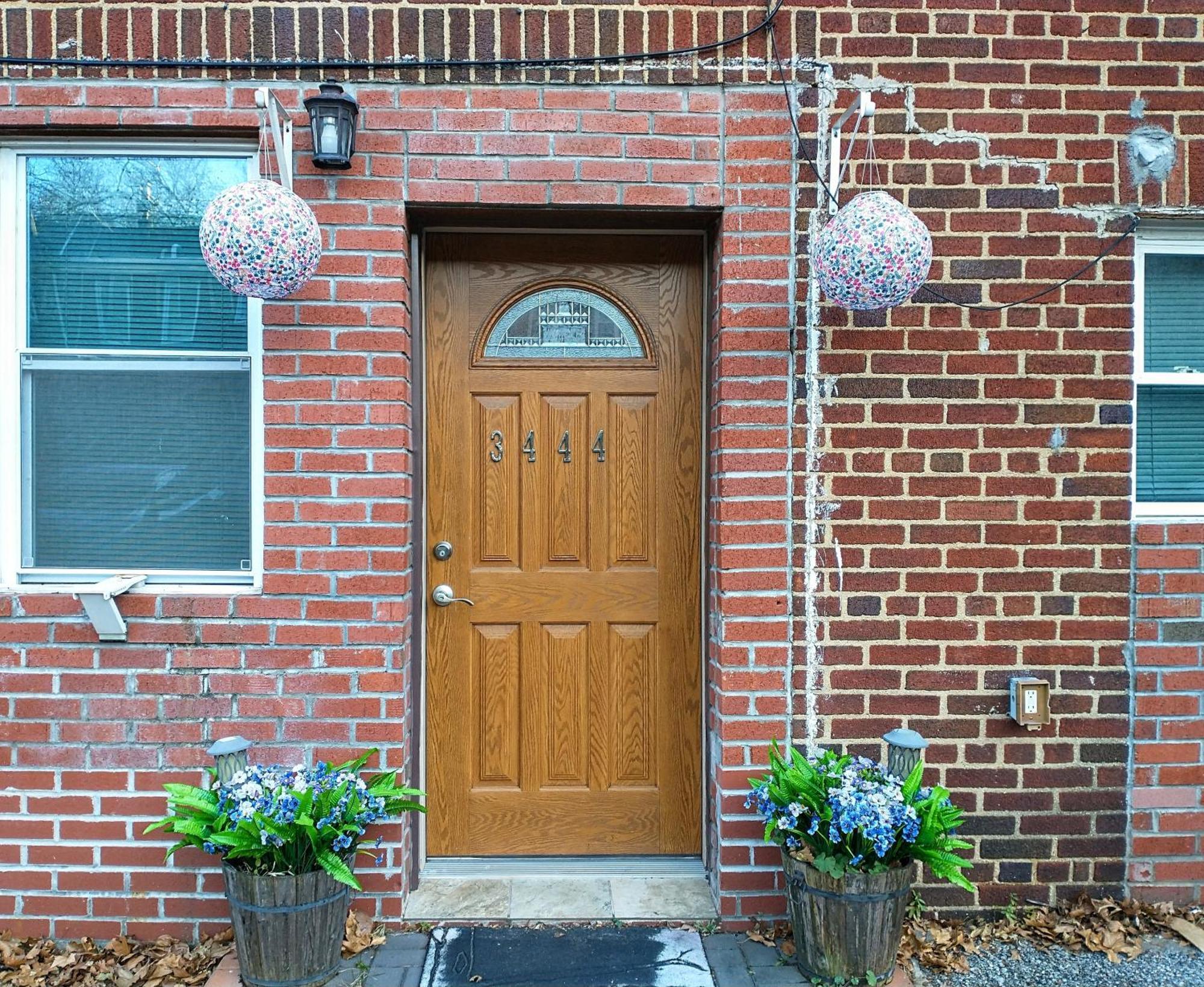 Cozy At The Heart Of Jackson Heights New York