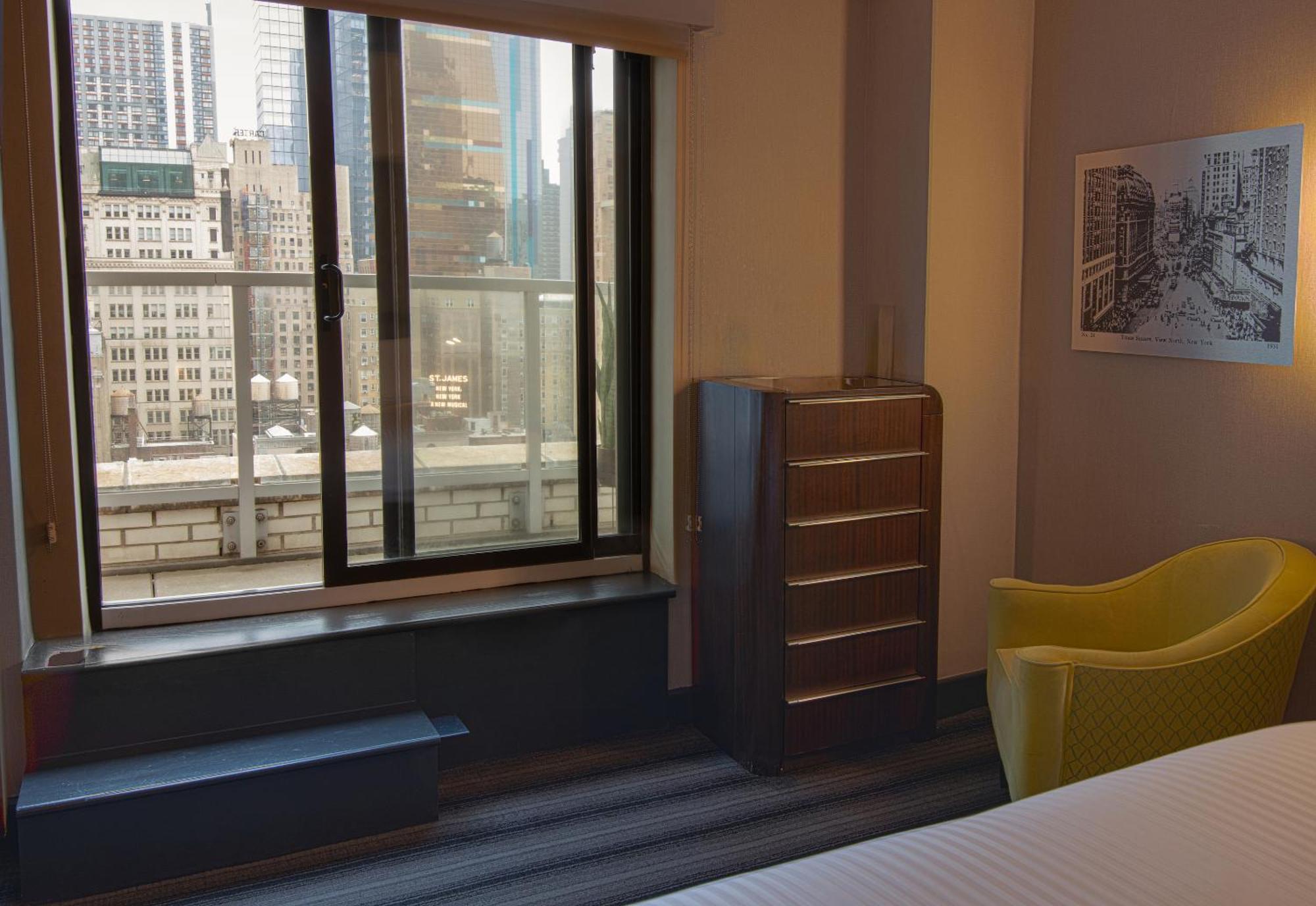 Edison Times Square 4*