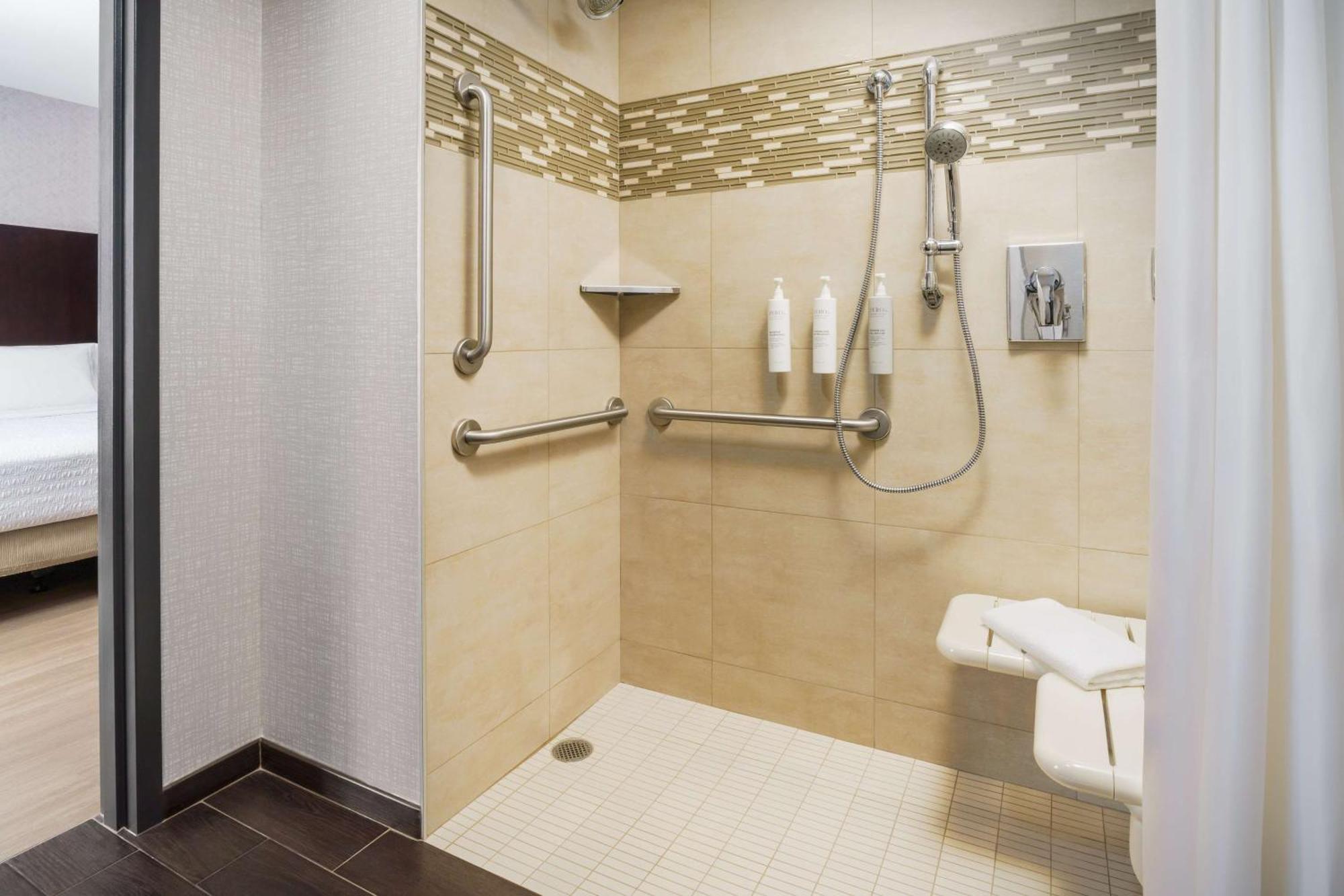 Hampton Times Square 3*