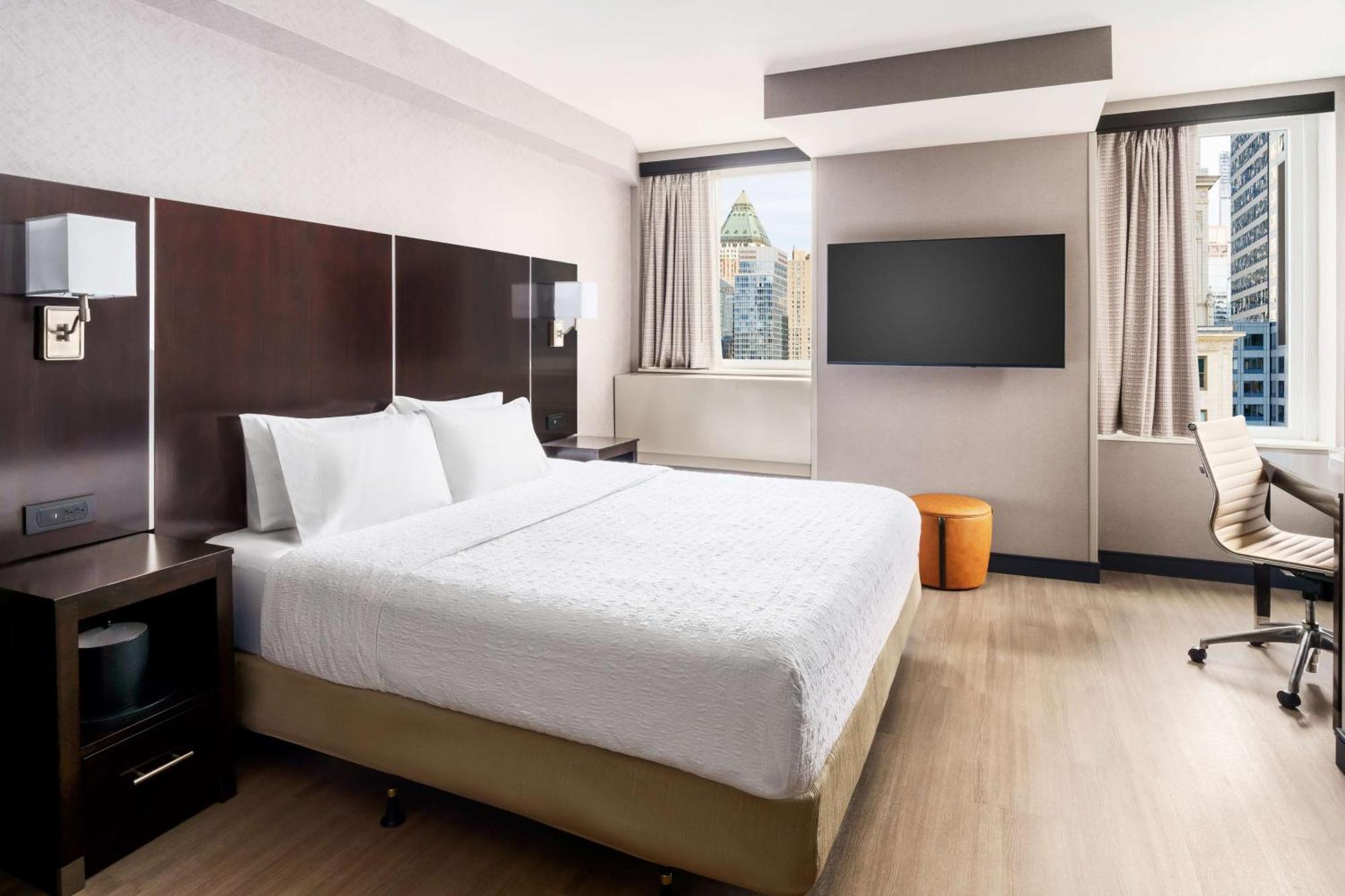 Hampton Times Square Hotel 3*