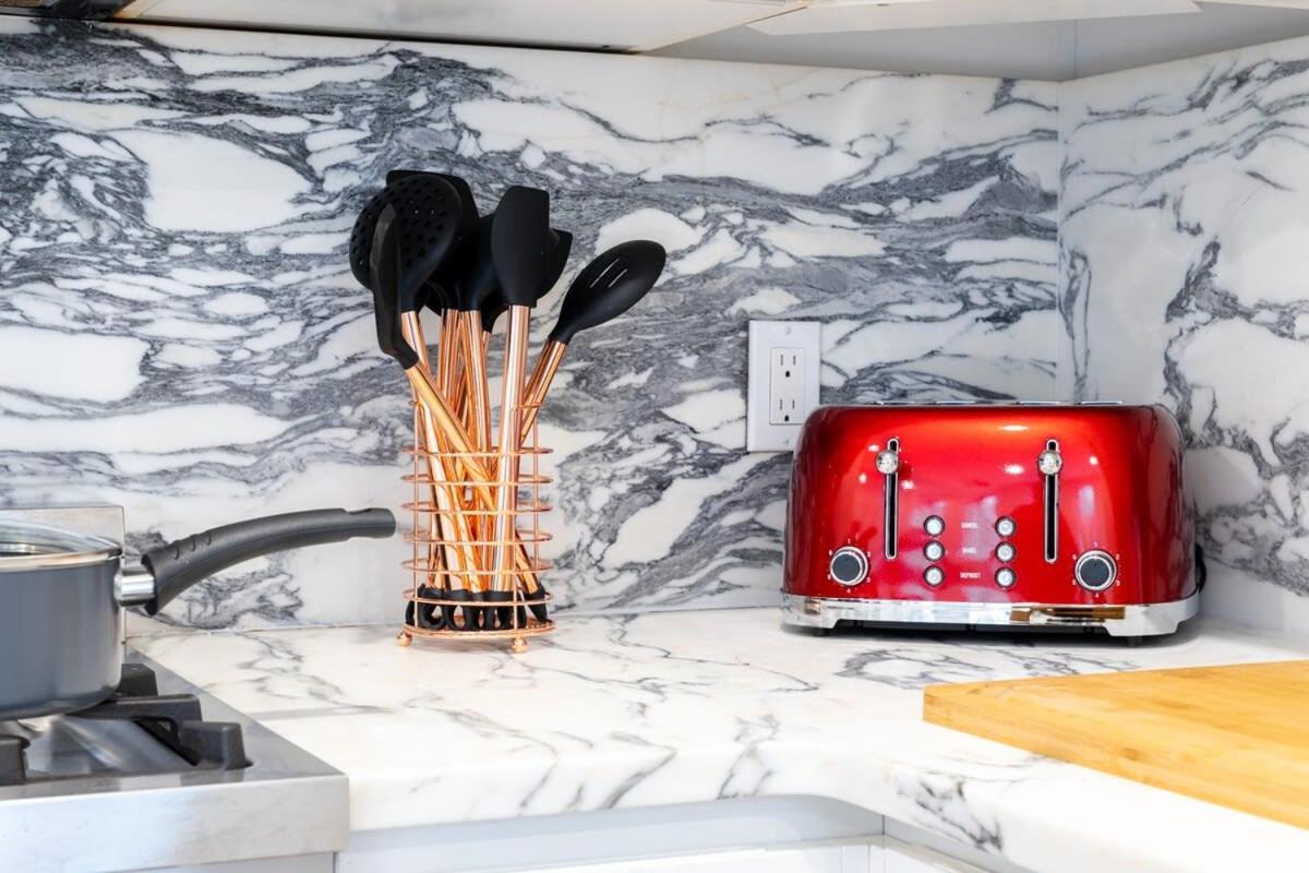 Apartment 13-3 I Brand New 4br 3 Baths Duplex Private Roof Deck