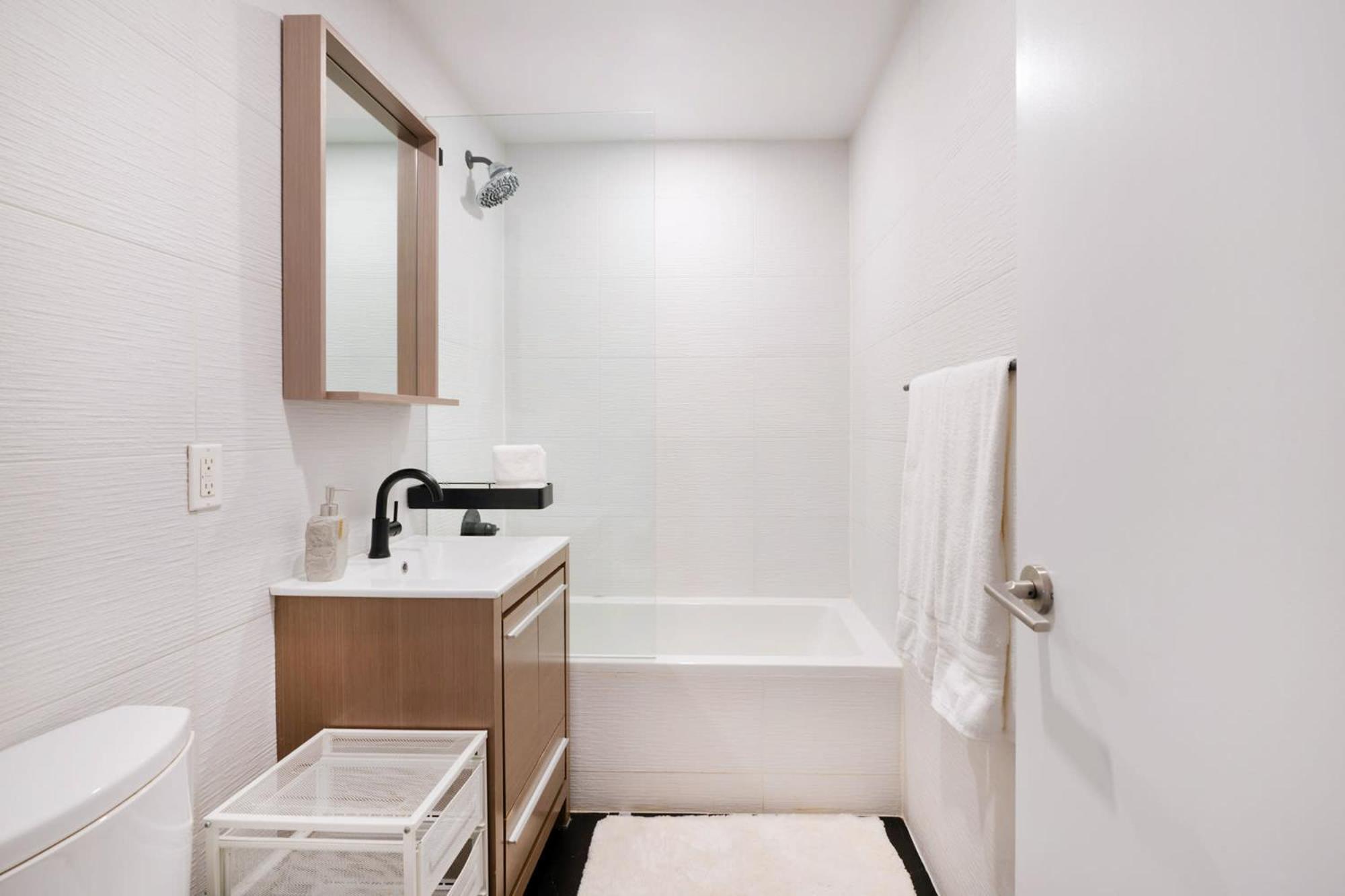 13-3 I Brand New 4br 3 Baths Duplex Private Roof Deck Apartment *