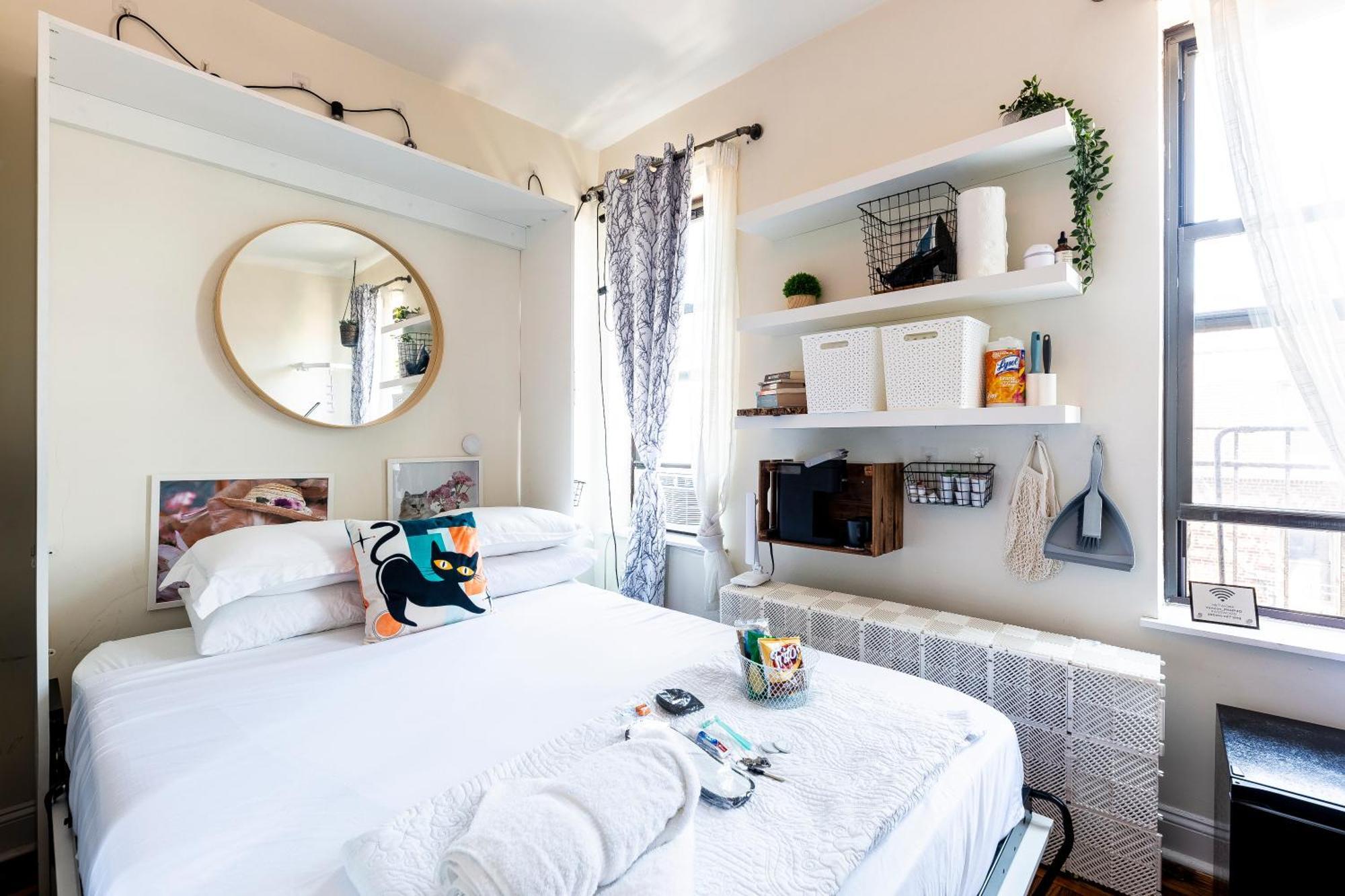 Cat By Delicate Living Conversion Shared Space Only Cat Friendly Only 25 Min To Time Square Apartment