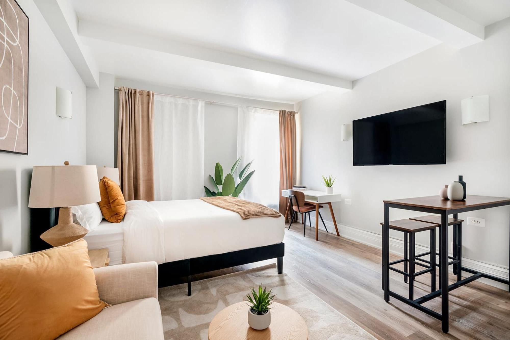 Apartment 73-410 Luxury 24 Dm New Uws Gym Laundry *