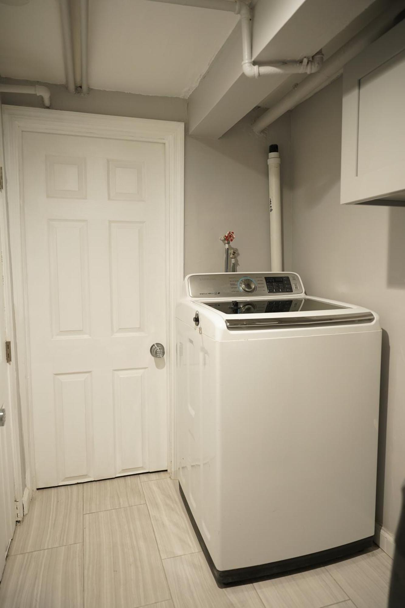 Cozy 2 Bedroom In A Lovely Forest Hills Neighborhood * New York