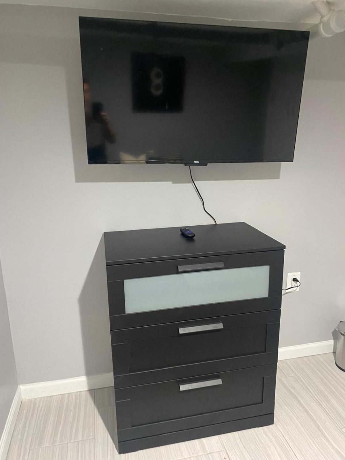 Cozy 2 Bedroom In A Lovely Forest Hills Neighborhood Apartment