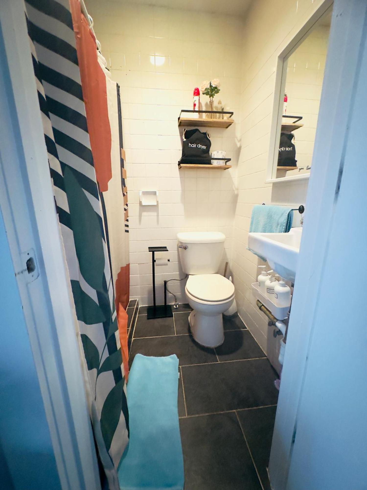 Private With Private Bathroom And Backyard Privatunterkunft