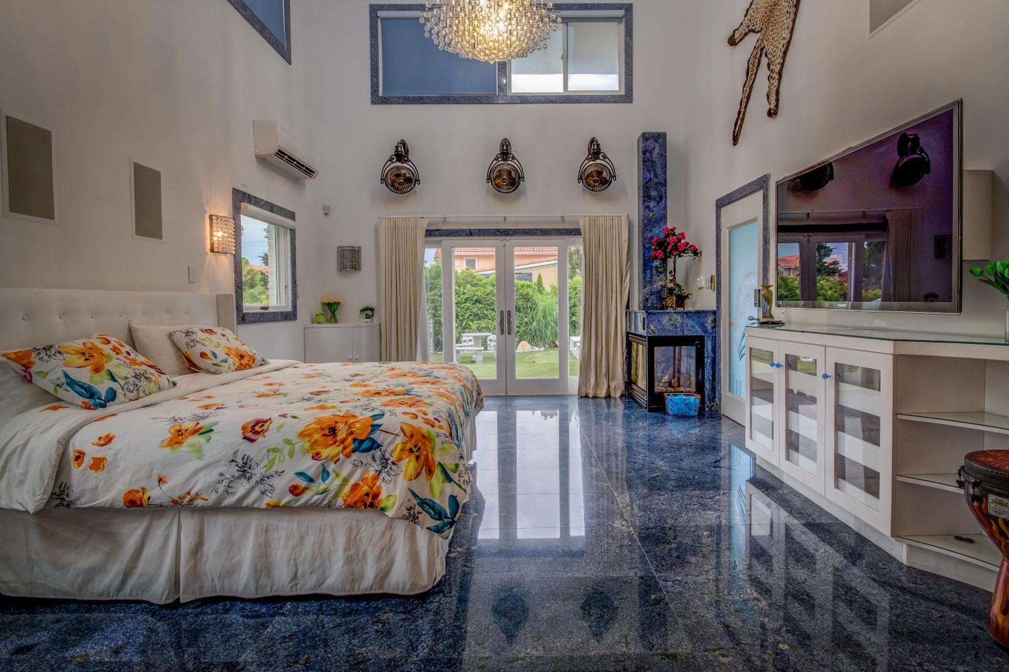 Villa Gables New 2024 New York