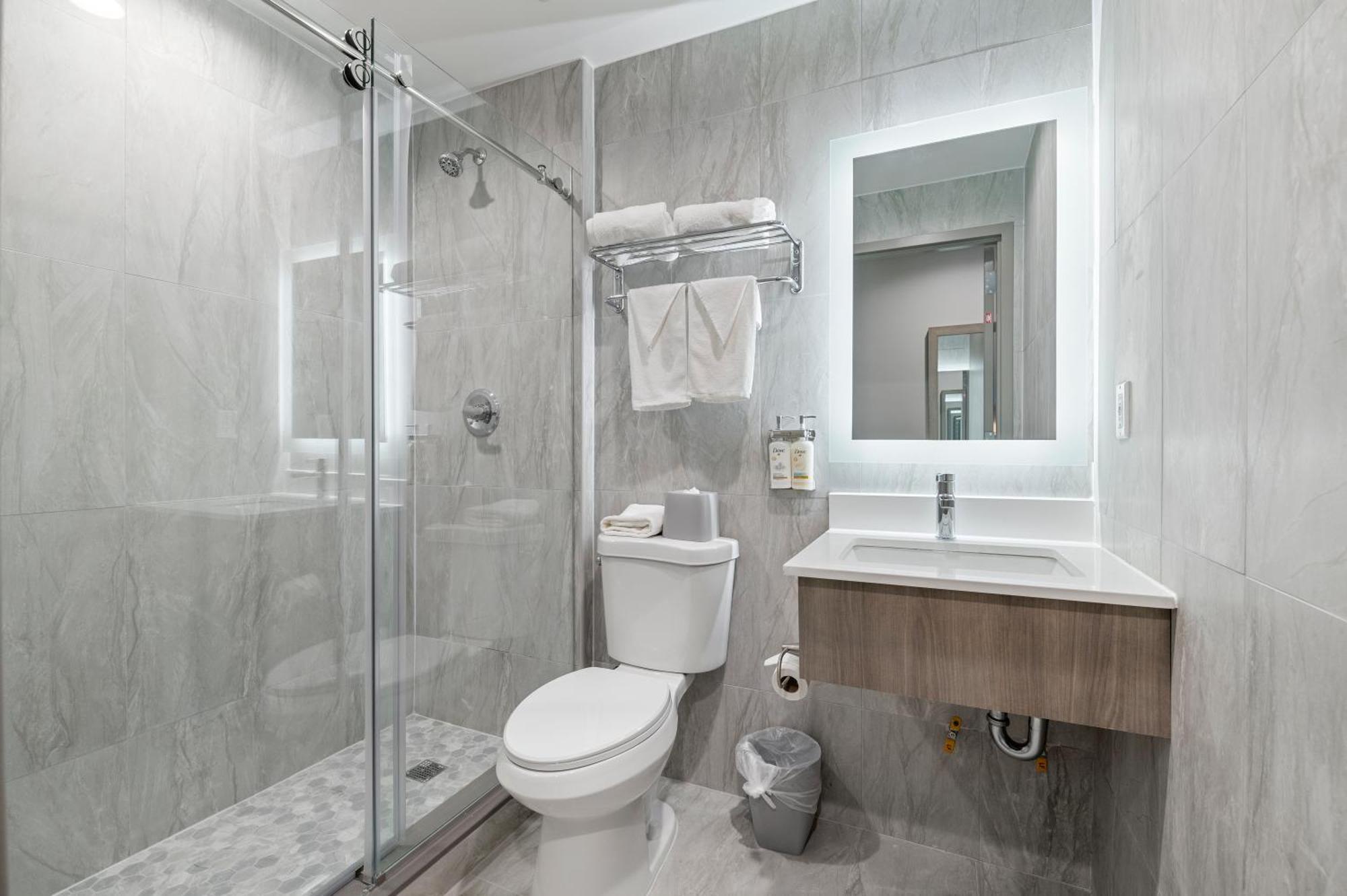 Express & Bronx - Zoo Area By Ihg Hotel 2*