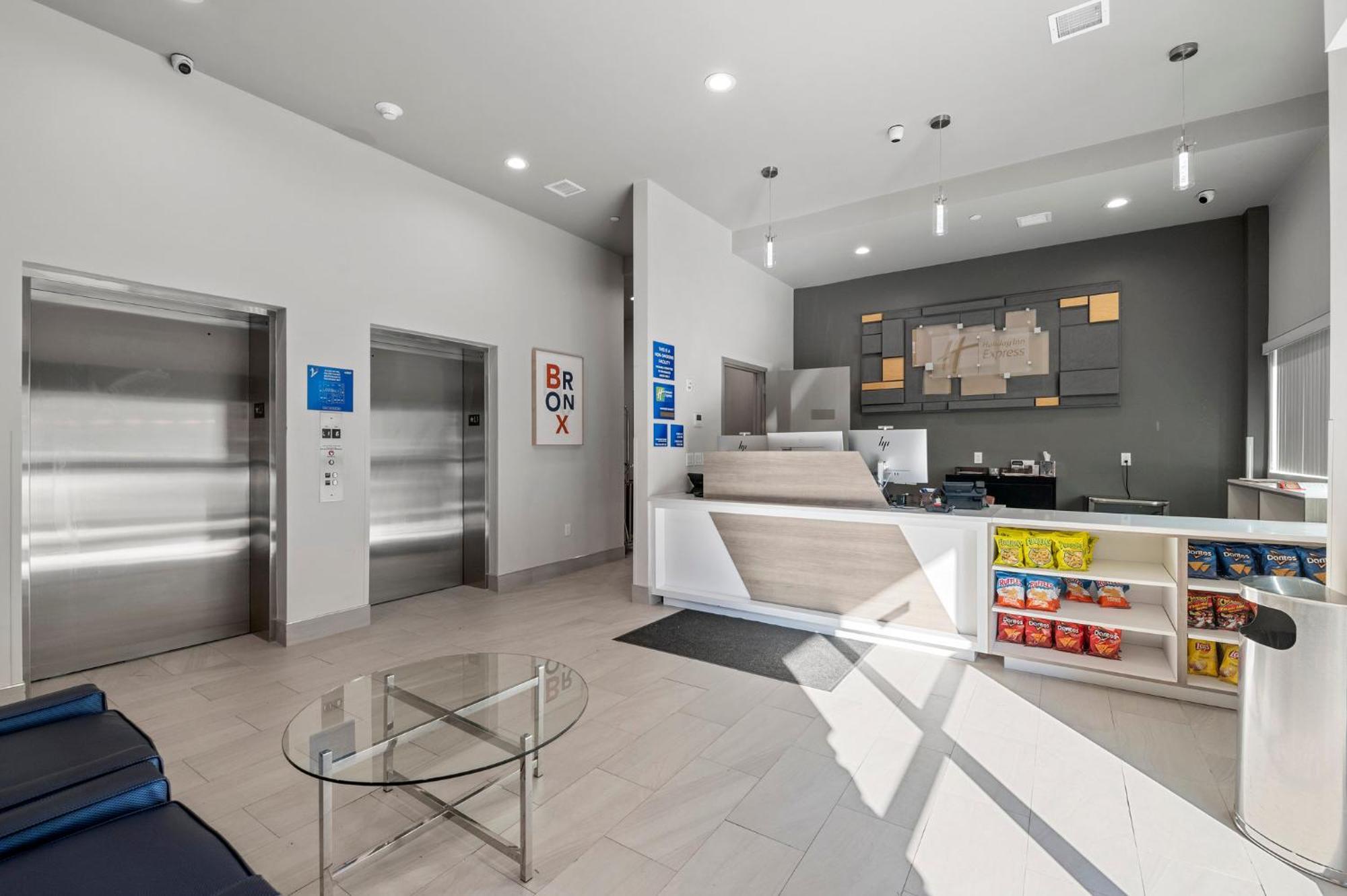 Express & Bronx - Zoo Area By Ihg New York