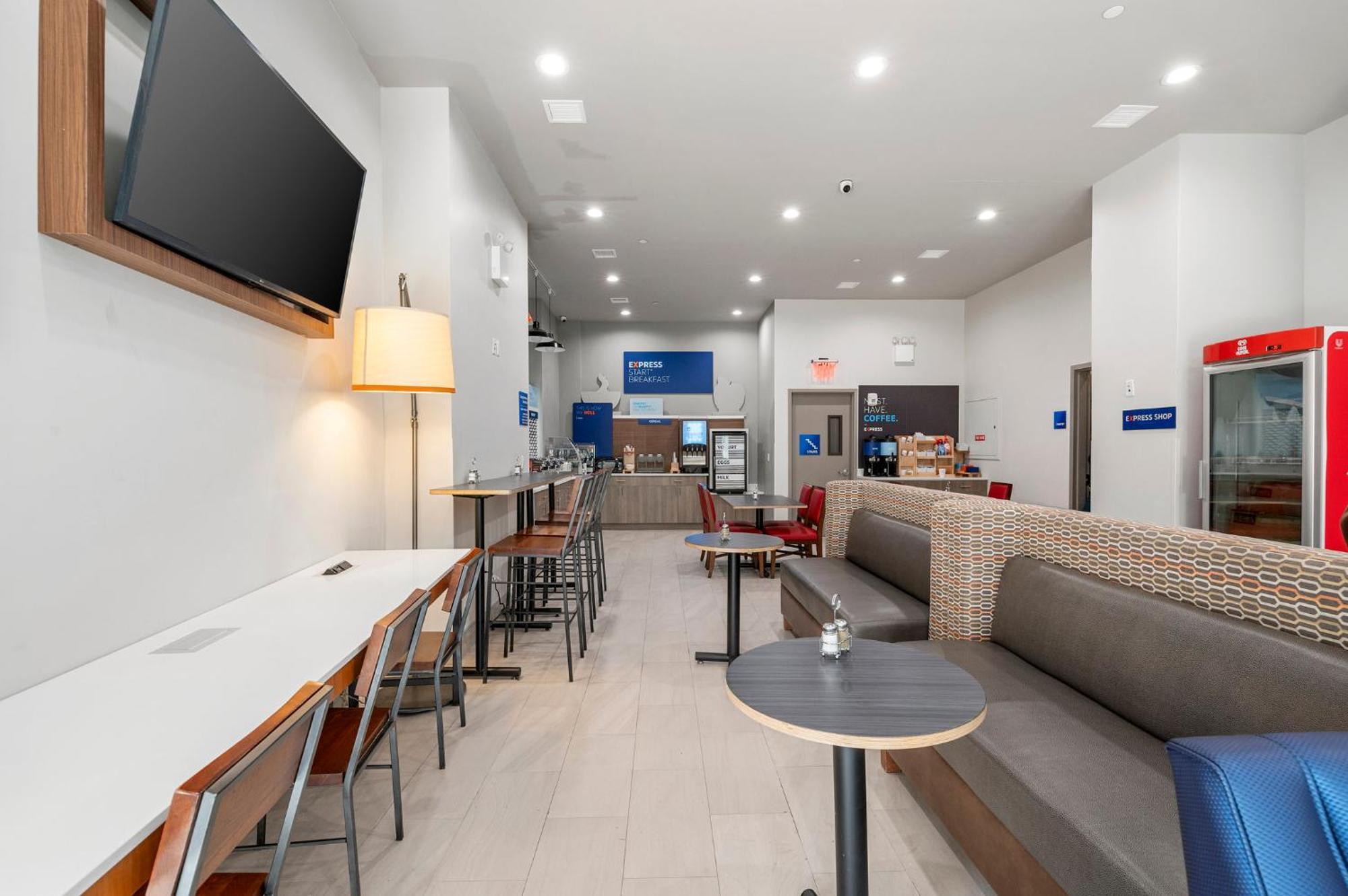 Express & Bronx - Zoo Area By Ihg