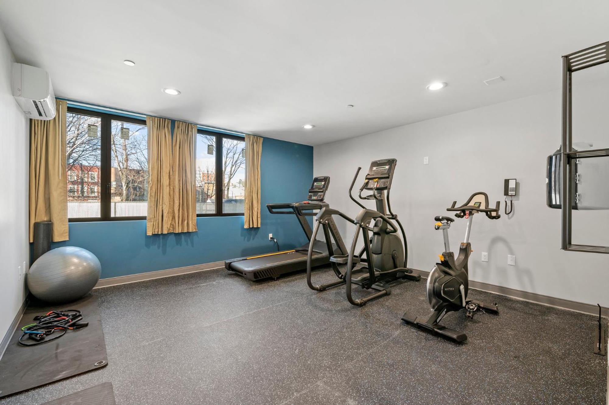 Express & Bronx - Zoo Area By Ihg New York