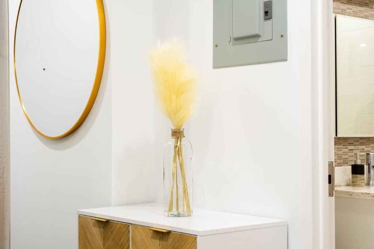 Appartement 809-3b With A Balcony By Columbus Circle *
