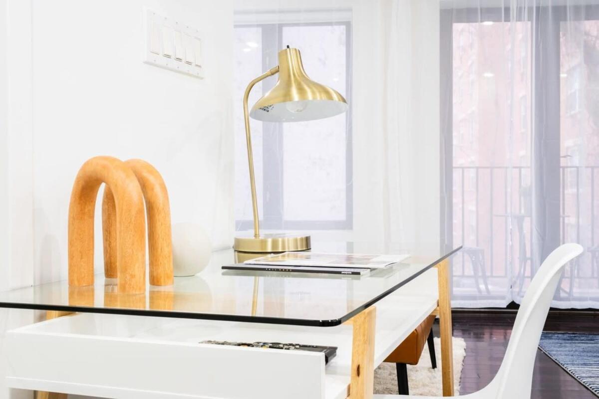 809-3b With A Balcony By Columbus Circle Appartement New York